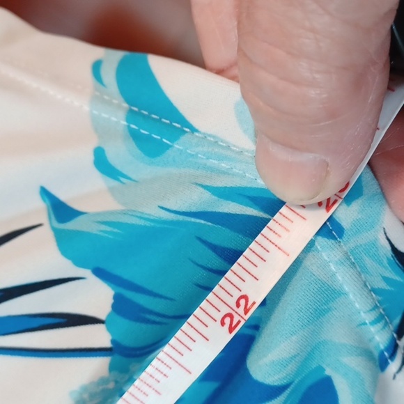 Woman's Spandex Blue Floral Bathing Suit Top 2XL - Picture 4 of 9